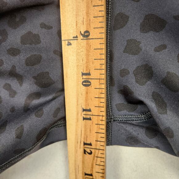 Ultracor Cheetah Print Amina Six Metallic
Stripe High Waist Leggings Wms SZ M - Picture 9 of 13